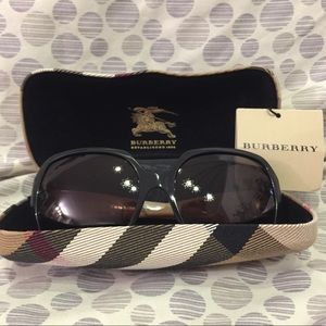 [RARE] Burberry Signature Nova Check Sunglasses